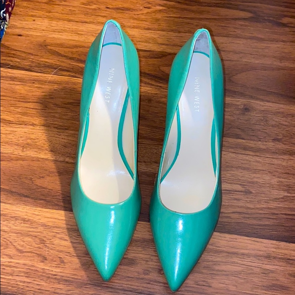 Nine West Green Pumps